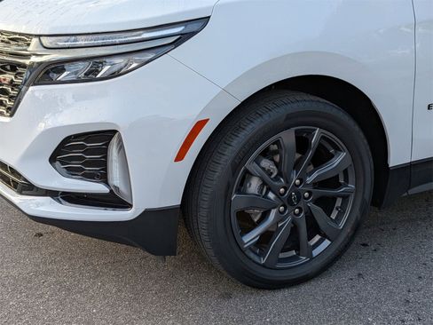 Used 2022 Chevrolet Equinox RS image 9