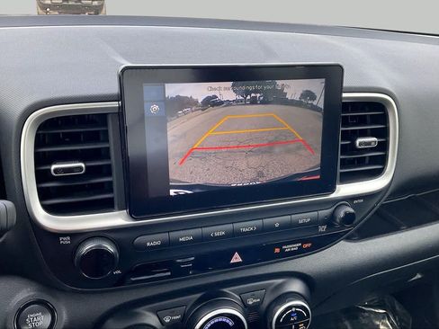 Used 2025 Hyundai Venue SEL FWD image 26