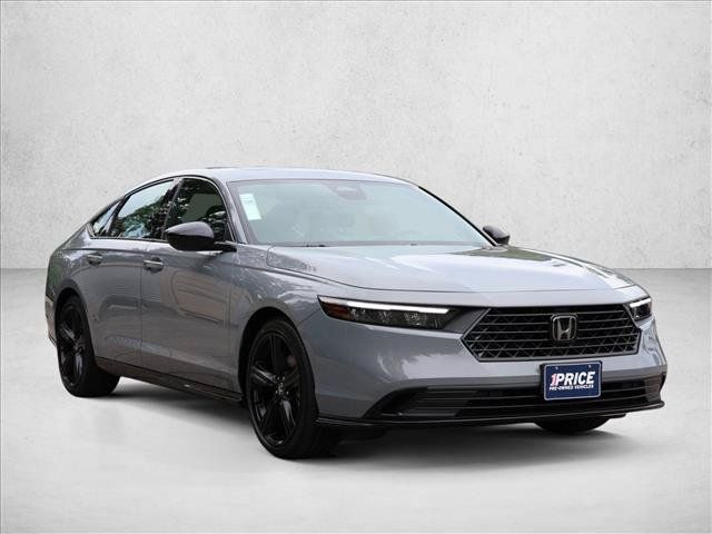 Used 2024 Honda Accord Sport image 3