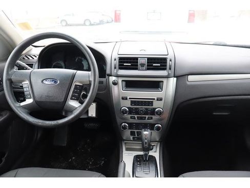 Used 2012 Ford Fusion SE image 9