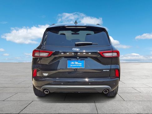 Certified 2023 Ford Escape ST-Line Elite AWD/4WD image 5