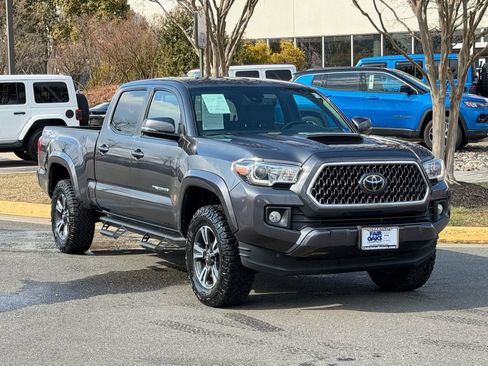 Used 2019 Toyota Tacoma TRD Sport image 1