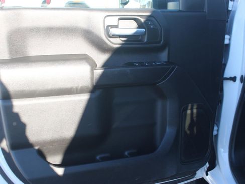 Used 2023 GMC Sierra 3500 Pro w/ Convenience Package image 15