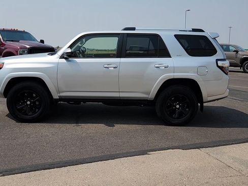 Used 2021 Toyota 4Runner SR5 AWD/4WD image 2