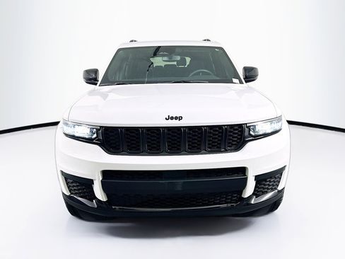 Used 2023 Jeep Grand Cherokee L Laredo image 2
