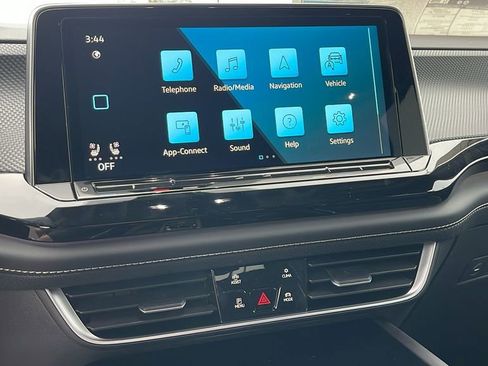 New 2025 Volkswagen Atlas Cross Sport SEL Premium R-Line image 18