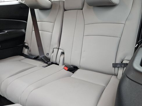 Used 2022 Honda Pilot Touring image 12
