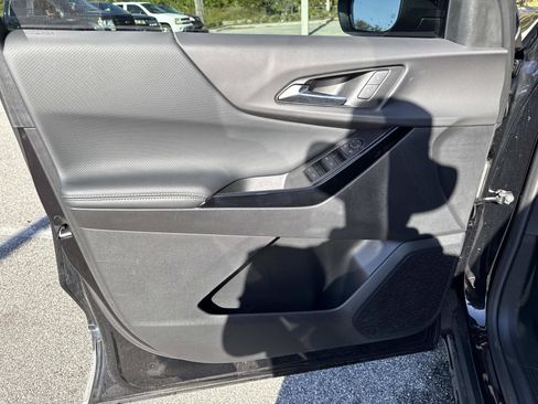 Used 2025 Chevrolet Equinox LT image 17