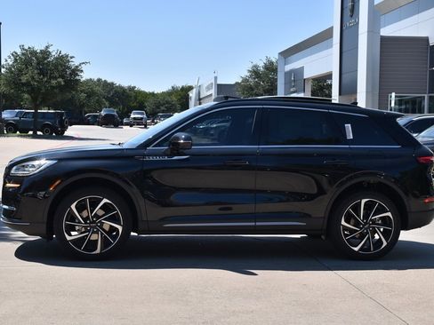 New 2025 Lincoln Corsair Reserve w/ Equipment Group 202A image 11