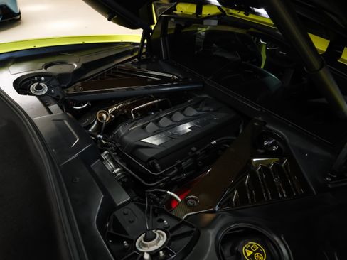 Used 2020 Chevrolet Corvette Stingray Premium Cpe w/ 3LT Preferred Equipment Group RWD image 17