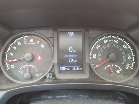 Used 2018 Toyota Tacoma SR w/ SR Convenience Package AWD/4WD image 27