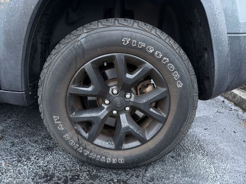 Used 2015 Jeep Cherokee Trailhawk w/ Comfort/Convenience Group image 15