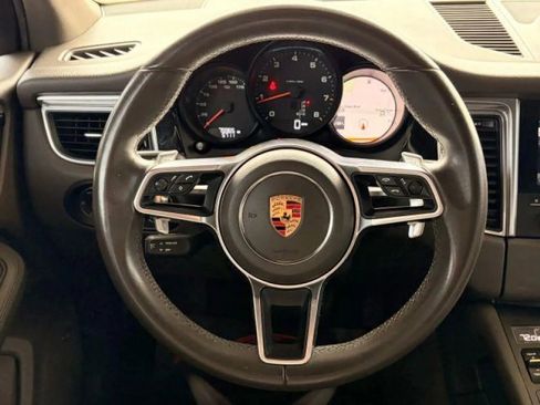 Used 2017 Porsche Macan AWD/4WD image 31