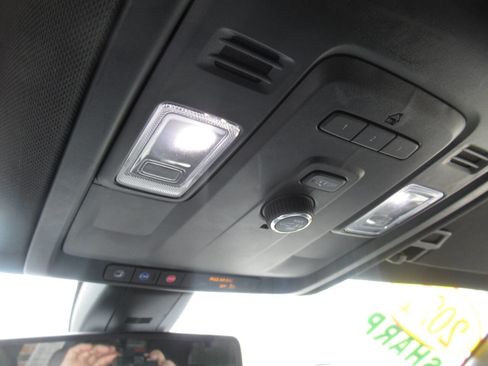 Used 2021 Chevrolet Tahoe Z71 image 25