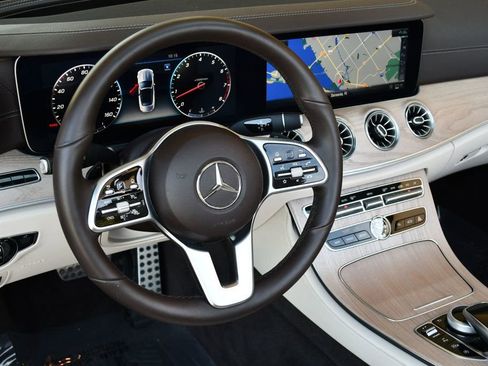 Used 2020 Mercedes-Benz E 450 4MATIC Cabriolet image 59