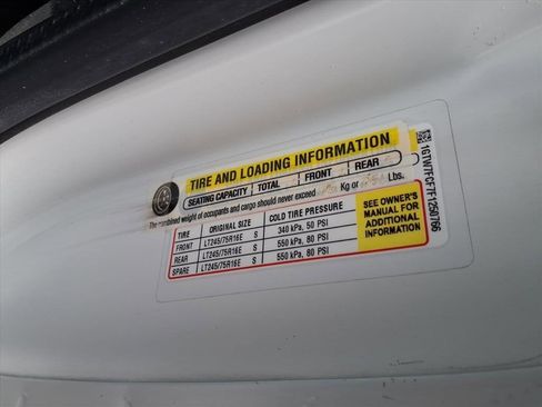 Used 2015 GMC Savana 2500 image 11