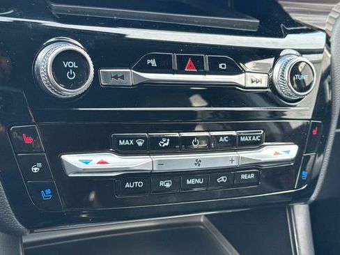 Used 2023 Ford Explorer Limited image 30