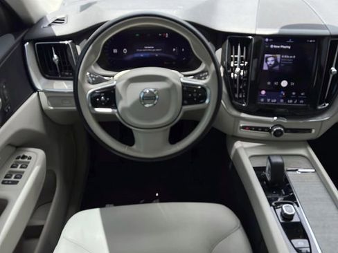 Used 2023 Volvo XC60 B5 Plus w/ Climate Package FWD image 15