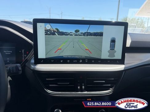 Used 2025 Ford Escape SE image 18