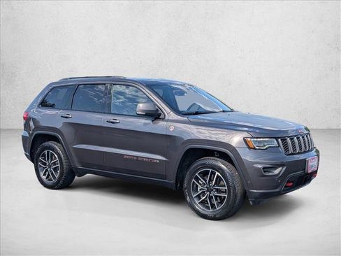 Used 2021 Jeep Grand Cherokee Trailhawk w/ Trailhawk Luxury Group AWD/4WD image 3