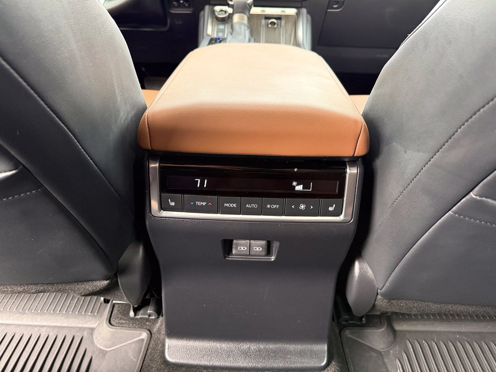 Used 2026 Lexus GX 550 w/ Accessory Package (2T) AWD/4WD image 30