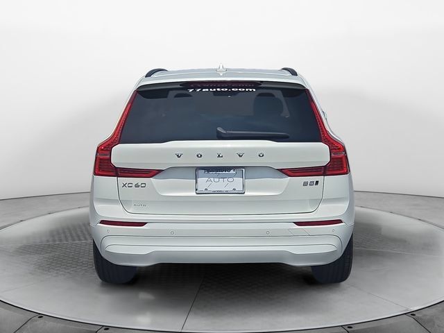 Used 2022 Volvo XC60 B5 Momentum AWD/4WD image 4