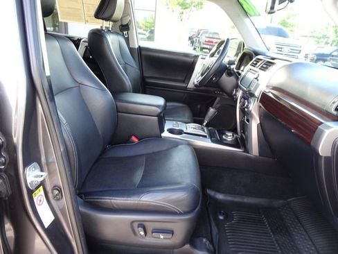 Used 2016 Toyota 4Runner Limited AWD/4WD image 17