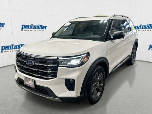 Certified 2025 Ford Explorer Active w/ Active Comfort Package AWD/4WD image 1