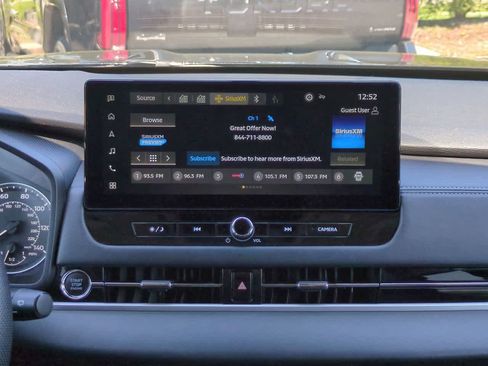 Used 2025 Mitsubishi Outlander SE image 18