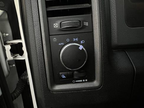 Used 2018 RAM 3500 Tradesman w/ Chrome Appearance Group image 22