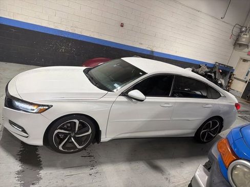 Used 2020 Honda Accord Sport image 8