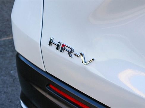 Used 2023 Honda HR-V Sport image 9