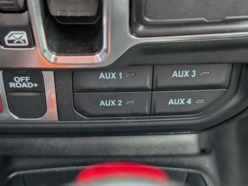 Used 2025 Jeep Gladiator Sport AWD/4WD image 23