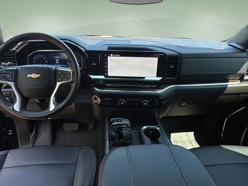 Used 2025 Chevrolet Silverado 1500 LT w/ Z71 Off-Road Package AWD/4WD image 16