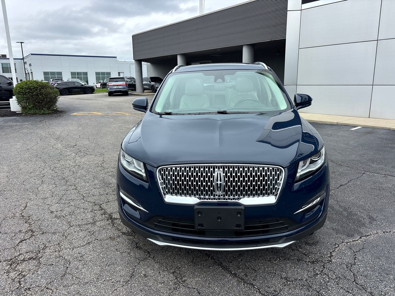 Used 2019 Lincoln MKC Reserve w/ MKC Climate Package FWD image 2