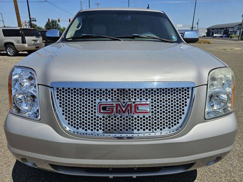 Used 2007 GMC Yukon SLT w/ SLT Preferred Equipment Group image 8