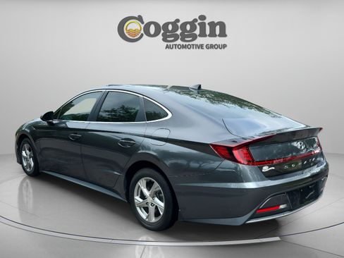 Used 2023 Hyundai Sonata SE w/ Preferred Accessory Package FWD image 3