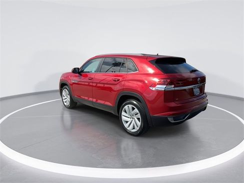 Used 2020 Volkswagen Atlas Cross Sport SE w/ Panoramic Sunroof Package image 6