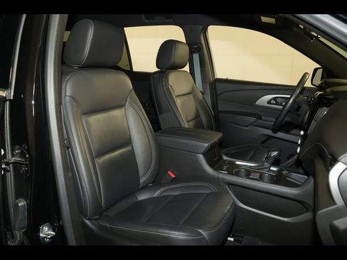 Used 2022 Chevrolet Traverse LT image 29