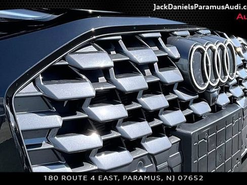 Used 2025 Audi Q5 Premium w/ Convenience Package AWD/4WD image 20