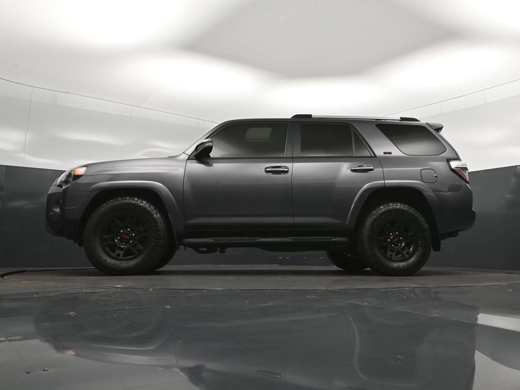 Used 2021 Toyota 4Runner SR5 Premium w/ Moonroof Package RWD image 39