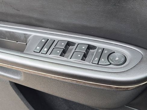 Used 2015 GMC Acadia Denali image 19