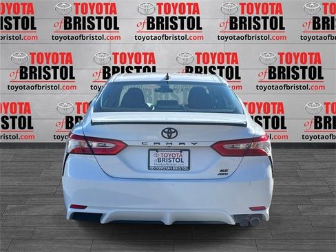 Used 2020 Toyota Camry SE image 4