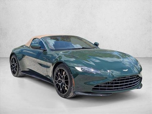 Used 2021 Aston Martin V8 Vantage Roadster RWD image 3