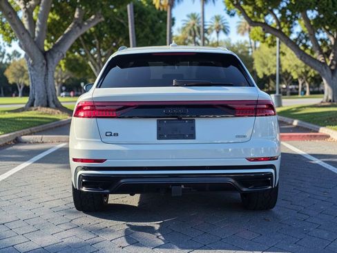 Used 2023 Audi Q8 Premium Plus image 5