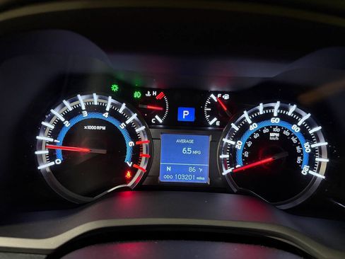 Used 2019 Toyota 4Runner Limited AWD/4WD image 8