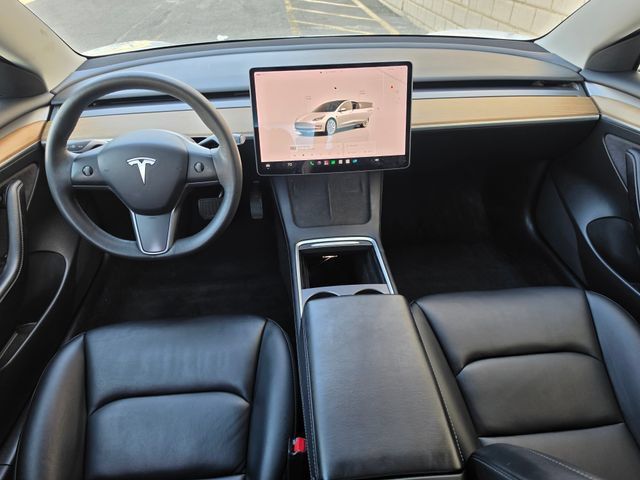 Used 2022 Tesla Model 3 Standard Range RWD image 2