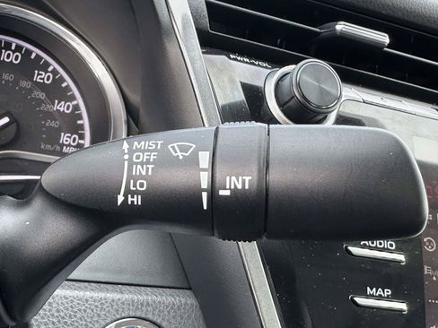 Used 2020 Toyota Camry XLE w/ Sunroof Package FWD image 15
