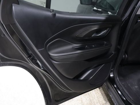 Used 2024 GMC Terrain SLE image 18