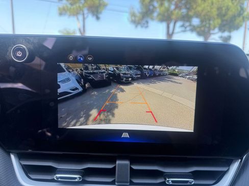 Used 2025 Chevrolet Equinox LT FWD image 22